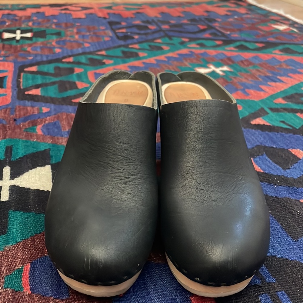 Bryr Black Leather Mule Clogs with Natural Wood Heel - Picture 2 of 10
